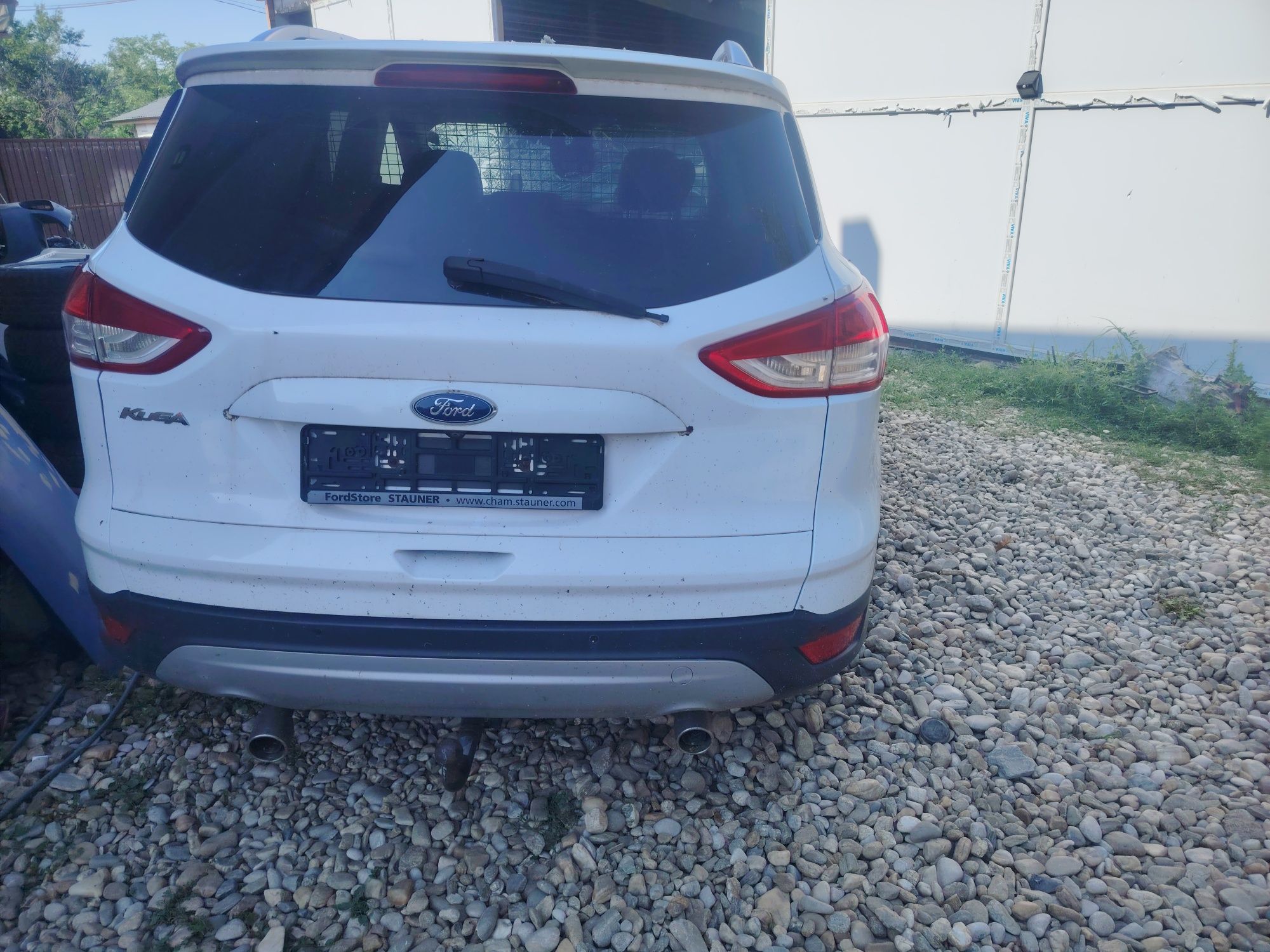 dezmembrez Ford kuga 2017