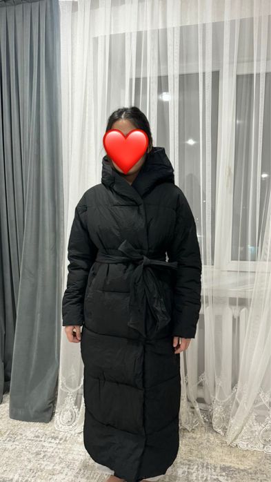 Длинная зимняя куртка с поясом