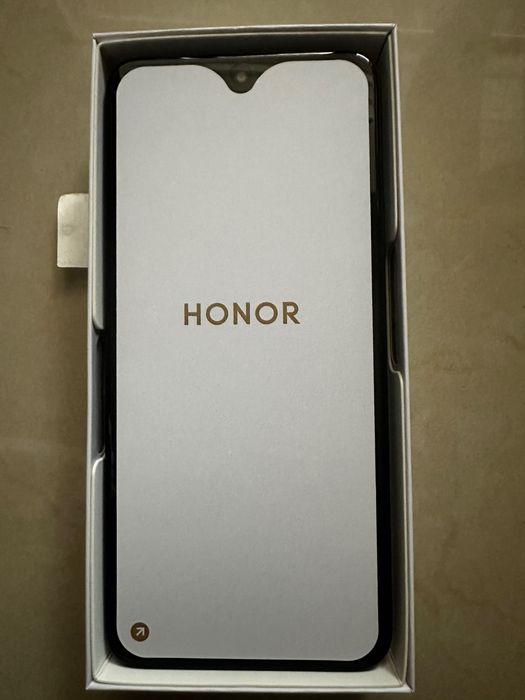 Чисто нов с гаранция Honor 400 smart