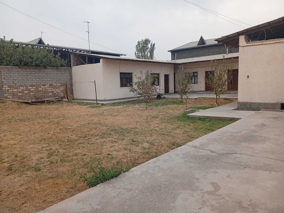 Uy sotiladi hamma sharoitlari bor