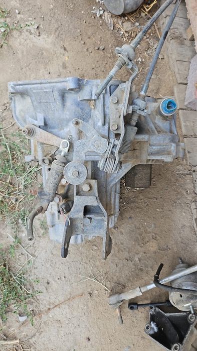 Продам коробку на Hyundai accent 2001, 2008  года  торг уместен!