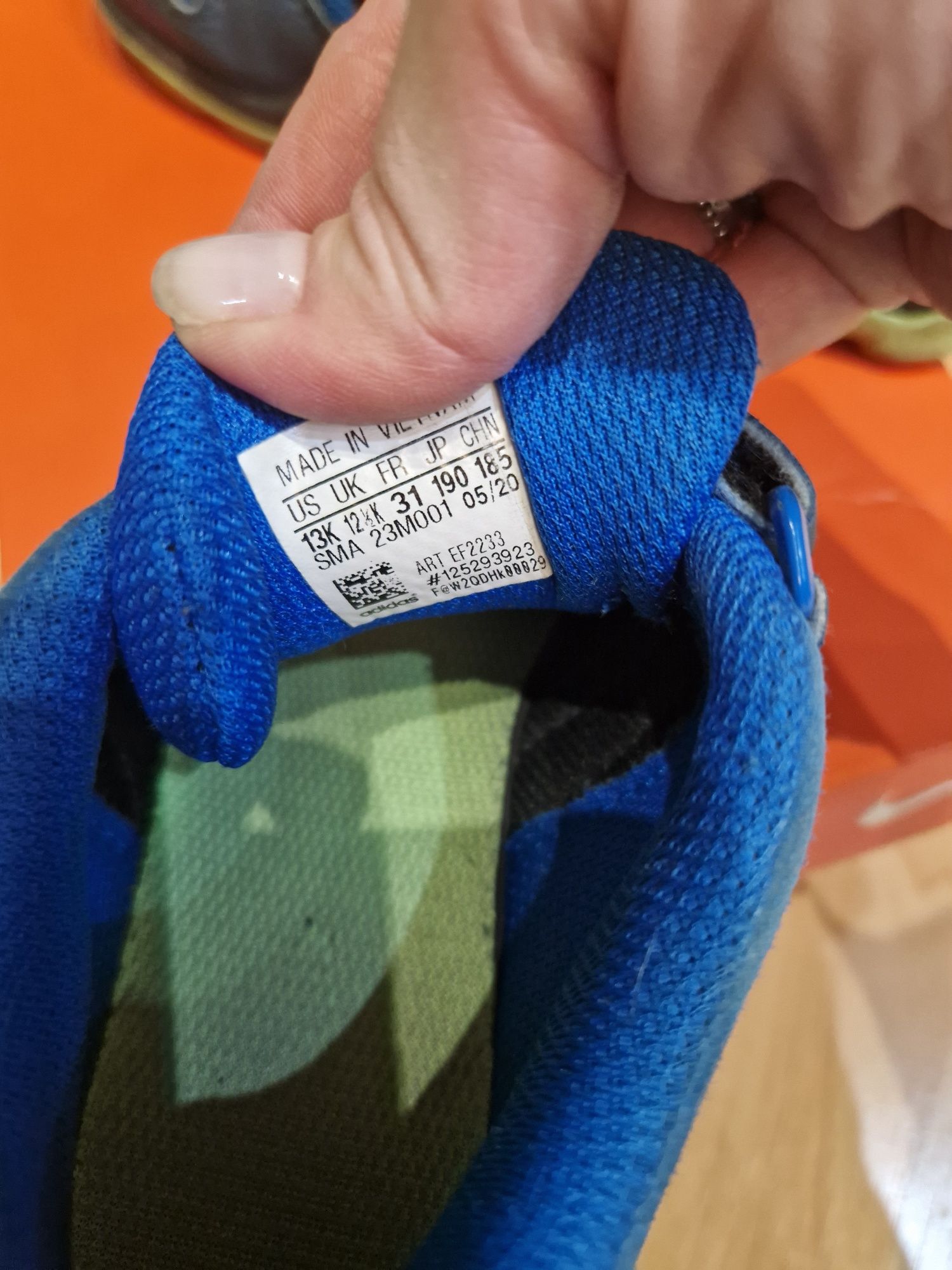 Продам обувь Adidas