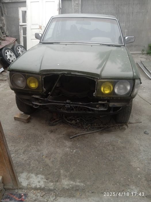 Mersedes 123Kuzof