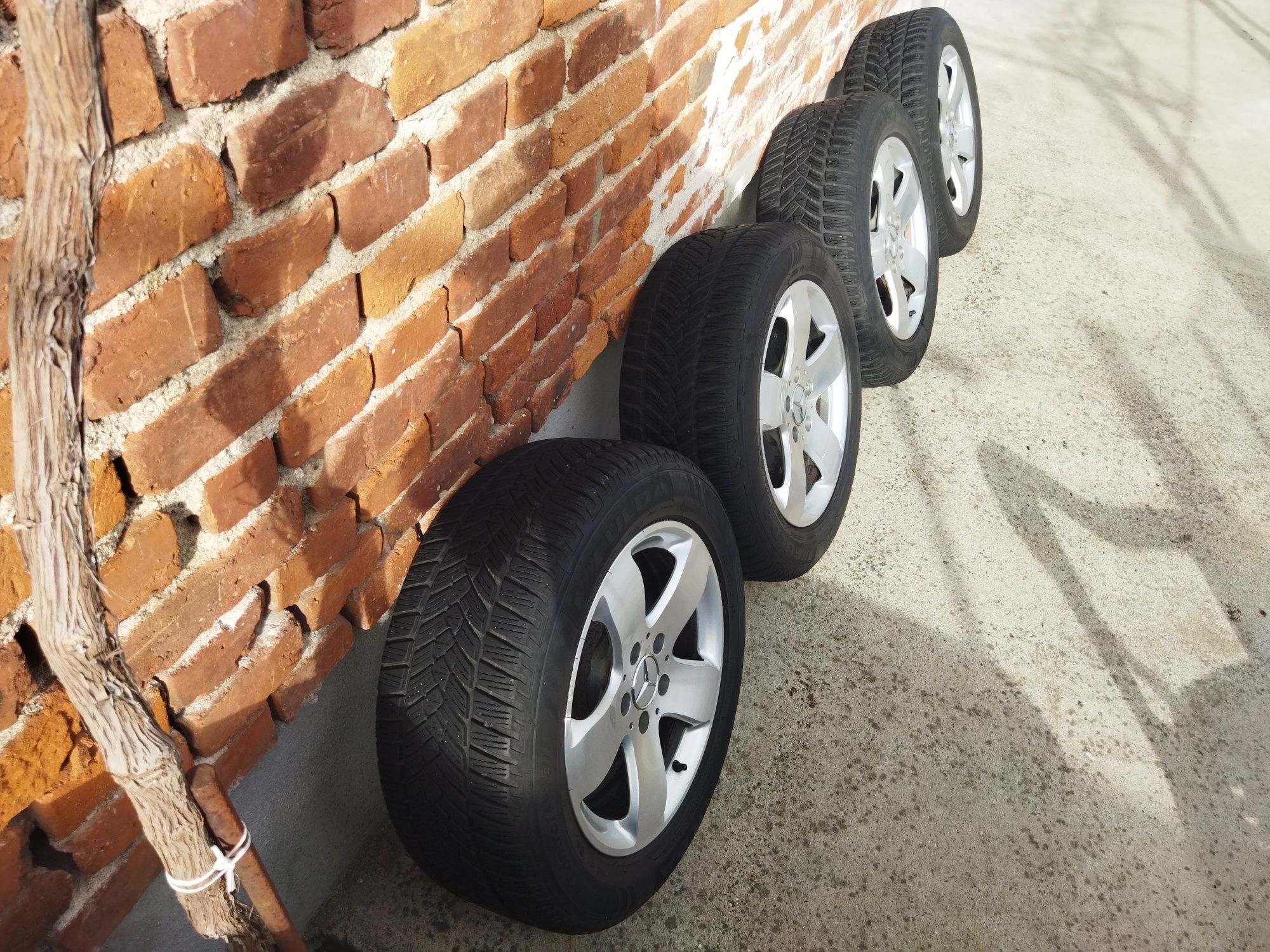 Джанти 16" за Мерцедес W211 със зимни гуми 225/55/R16 95H
