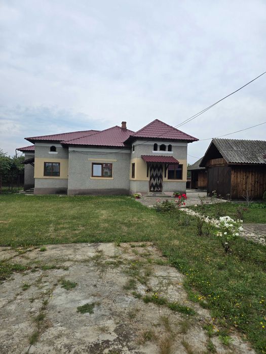 Traieste langa natura ! Casa cu gradina mare !