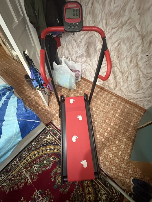 Продам беговую дорожку. Механическую.