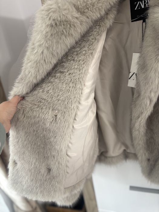 Blanita Zara noua marimea L