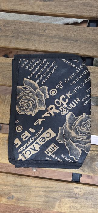 Отдам бесплатно. Магнитики разных стран, ремень для сумки большой и тд