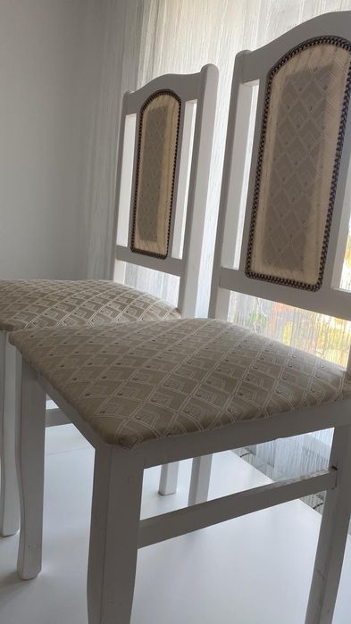 Продам  стол и 10 стульев