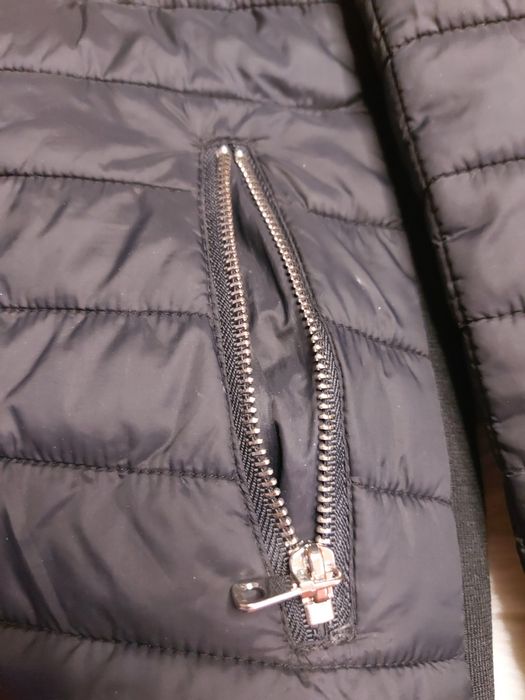 Vând geaca în mărimea s