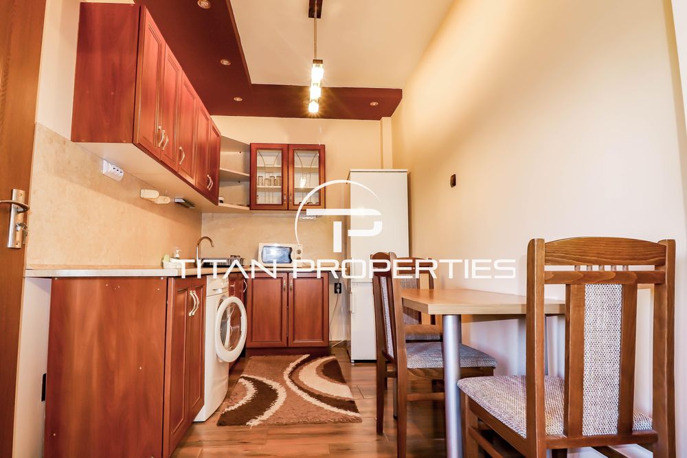 Дава се под наем Тристаен апартамент в Варна, Червен площад - 90 кв.м за 750 € - Снимка #1