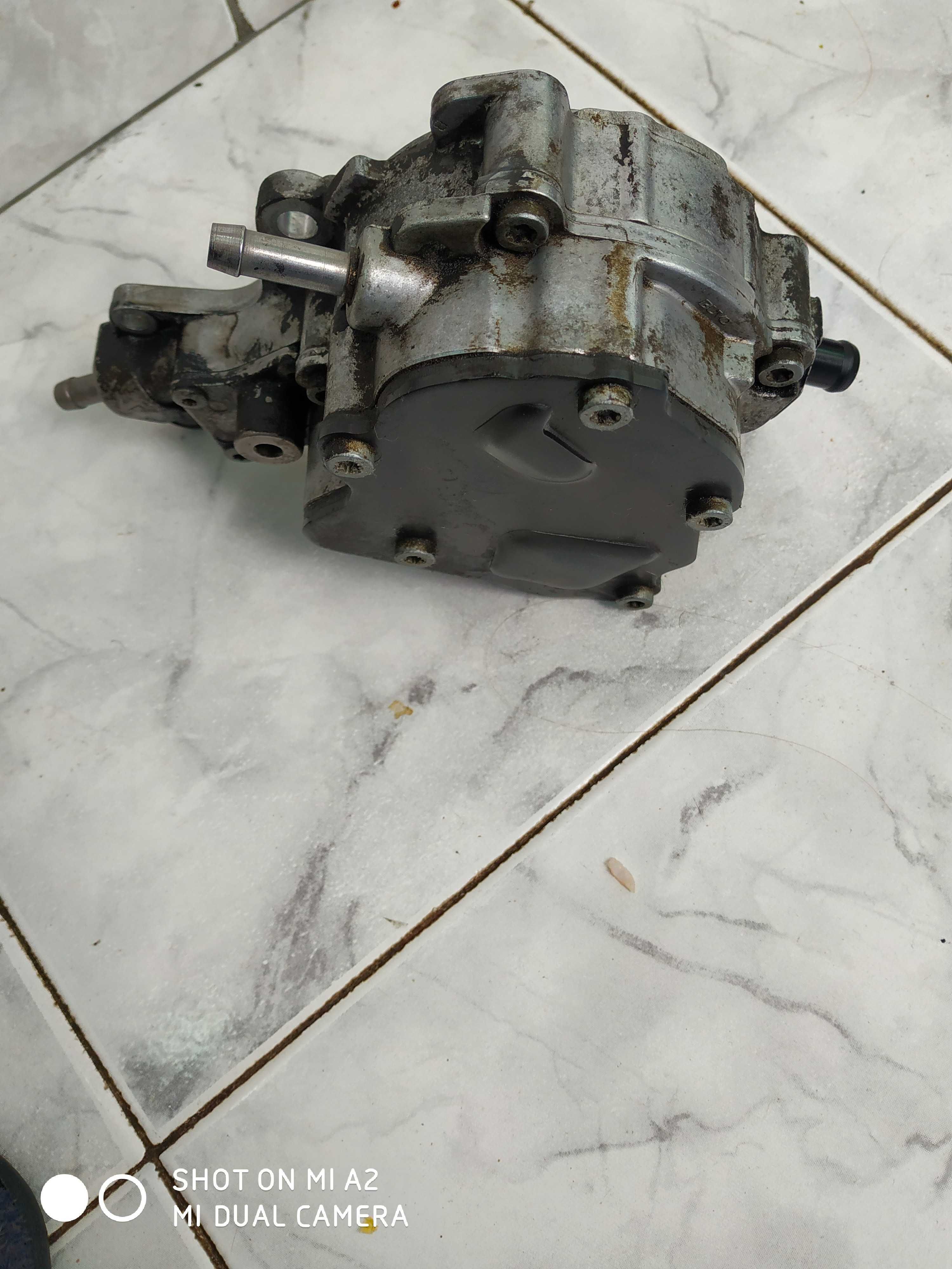 Вакум помпа VW  turan 1.9tdi 105k