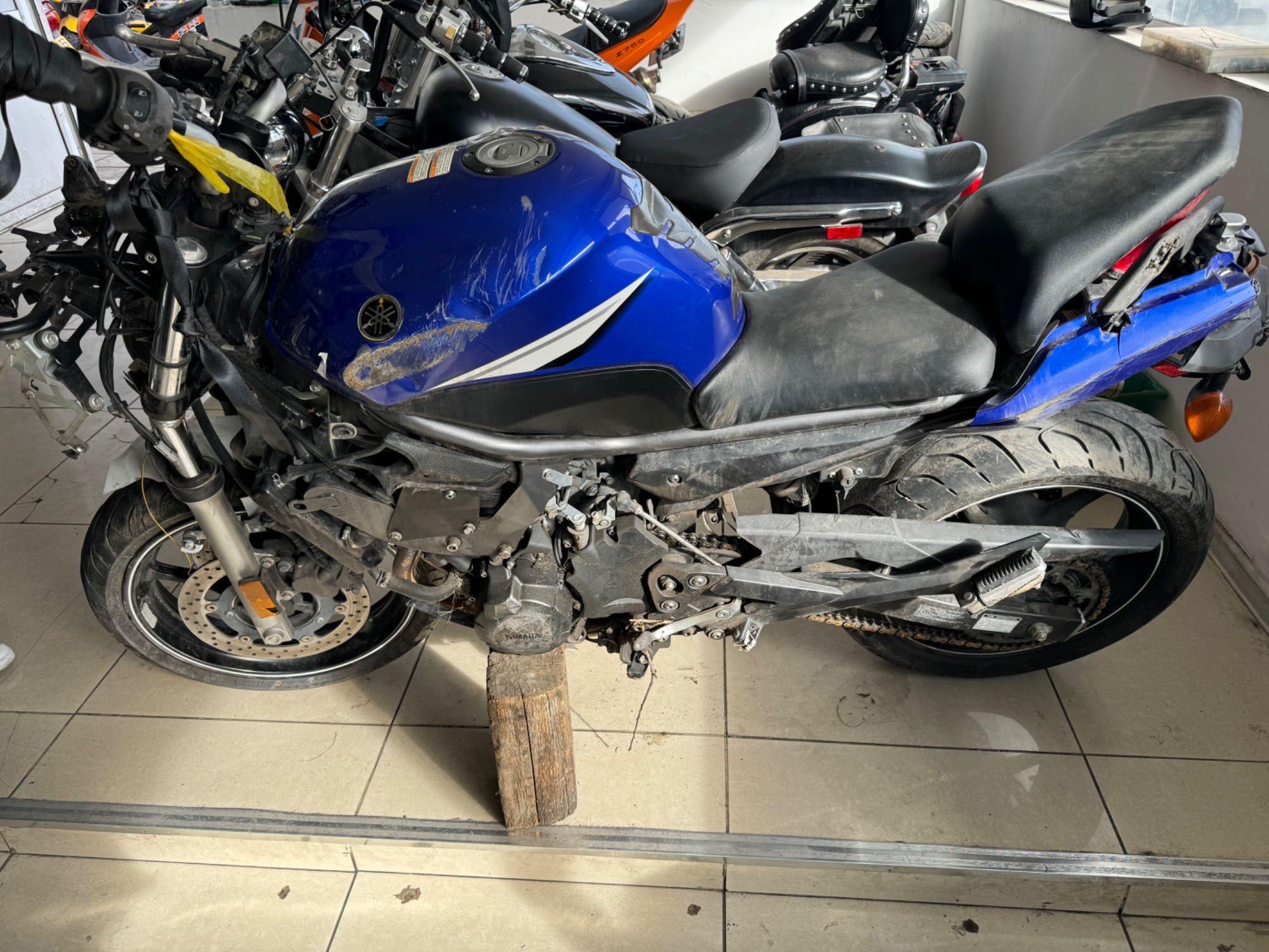 Yamaha FZ6R / XJ6 Diversion 2013 на ЧАСТИ