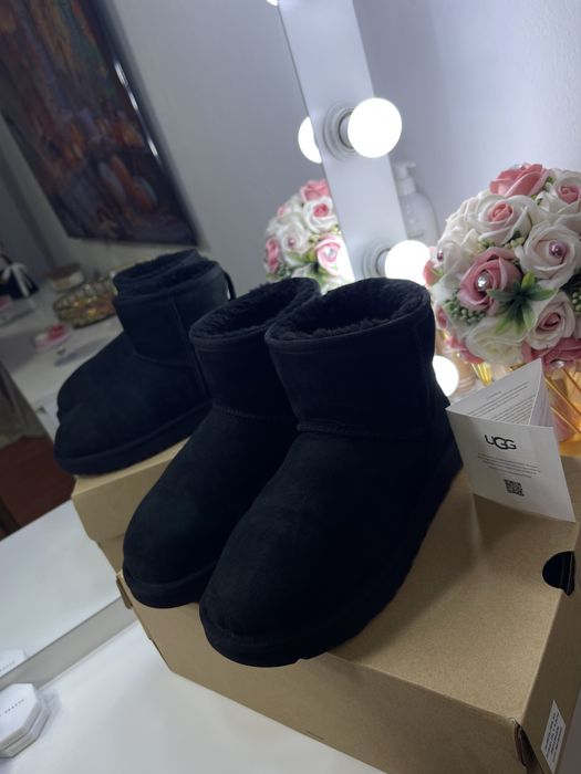 Ugg Classic Mini originale marime 38 negre