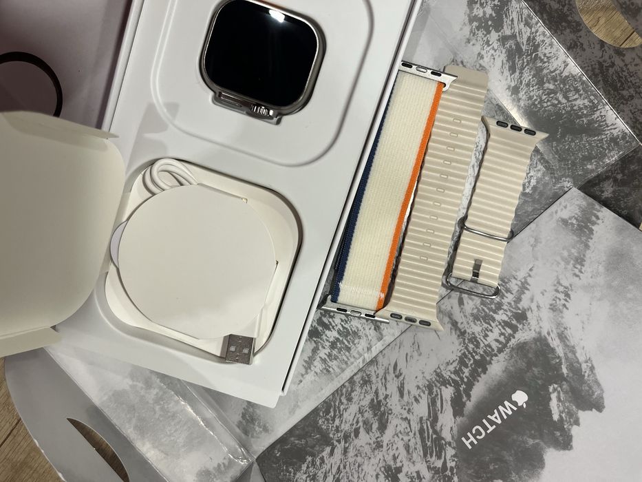 Apple Watch Ultra 2 (GPS + Cellular) - Титаниев Корпус, 49мм