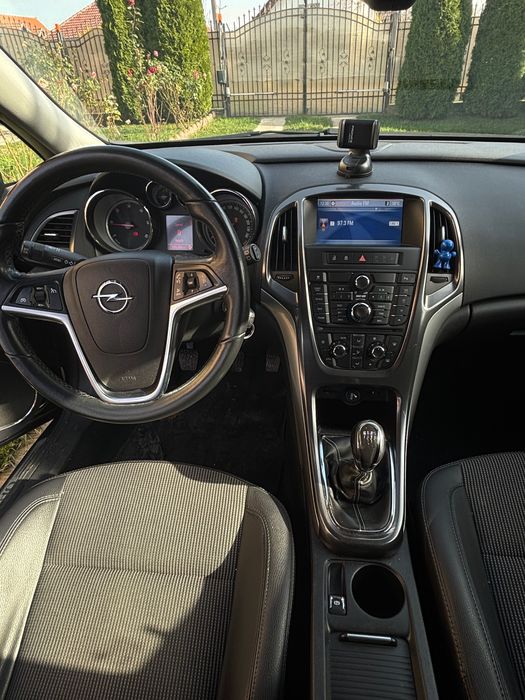 Opel Astra J 2012 • 1.7 CDTI 125 CP • Full Option • Super ofertă!