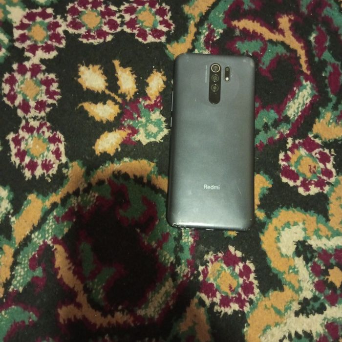 Продаётся телефон