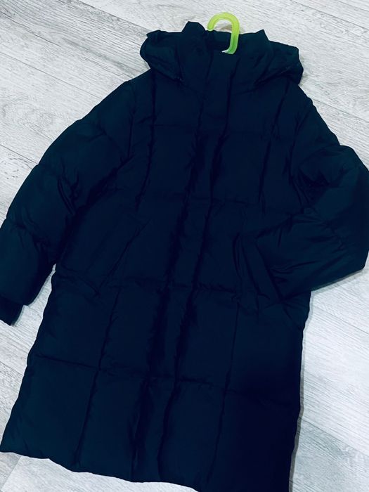 Продаю зимнию куртку для девочки