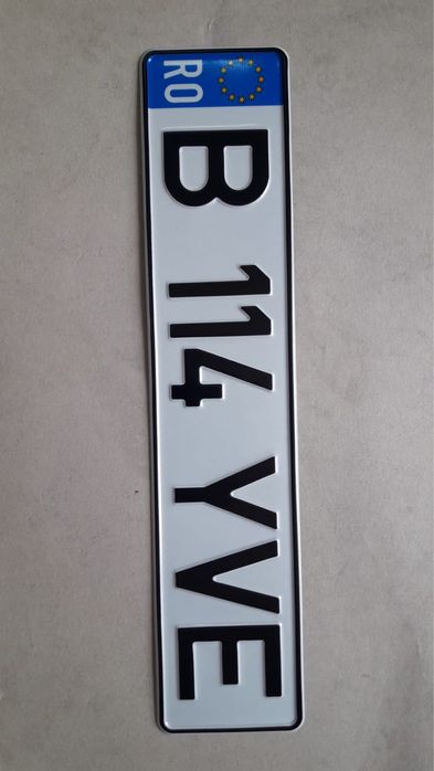Numere auto distantate sau normale ornamentale