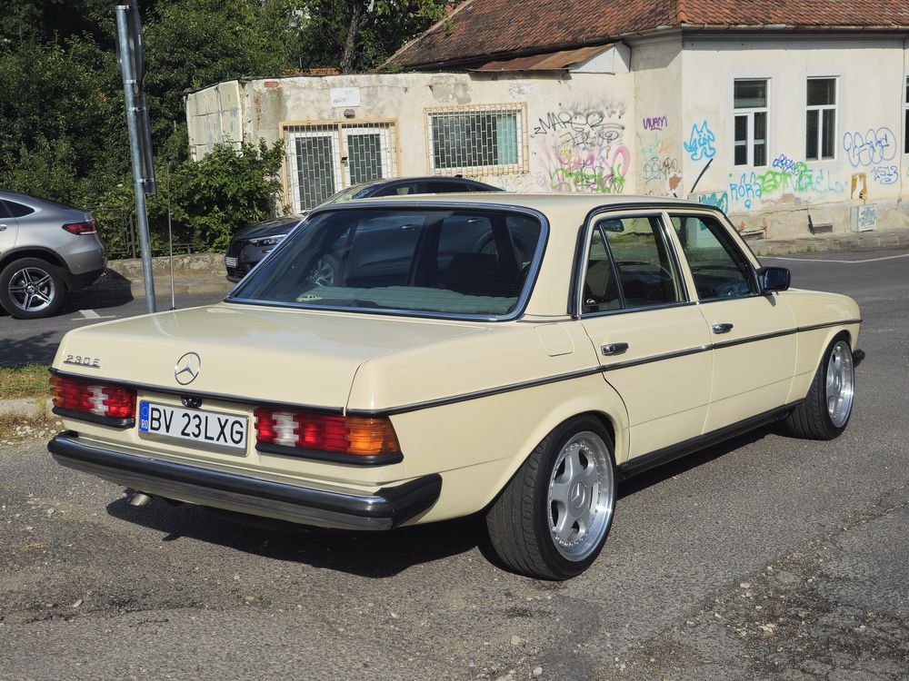 Vand/Schimb Mercedes W123 230E 136cp, 1983, vehicul istoric