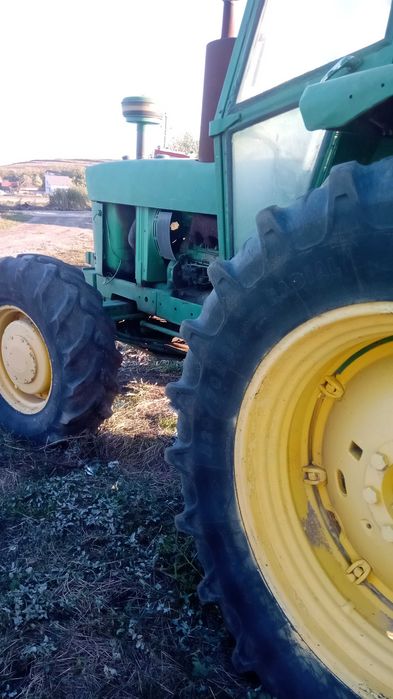 Vând tractor John Deere 3640 in stare de funcționare
