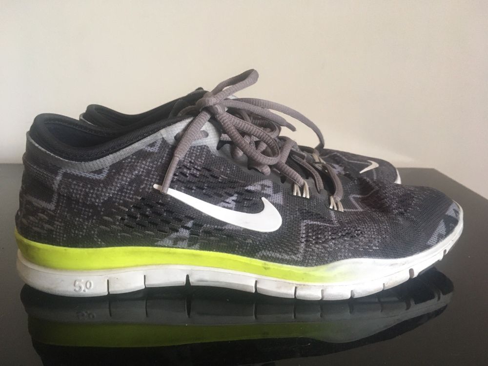 Дамски кецове Nike Free TR FIT 4