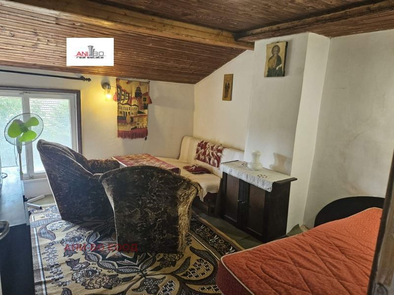 Дава се под наем Етаж от къща в Варна, м-т Траката - 75 кв.м за 510 € - Снимка #4