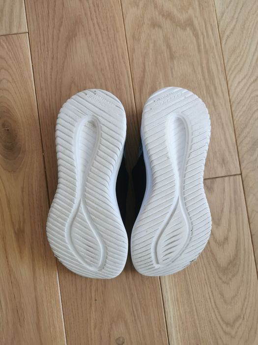 Pantofi Skechers mărime 28