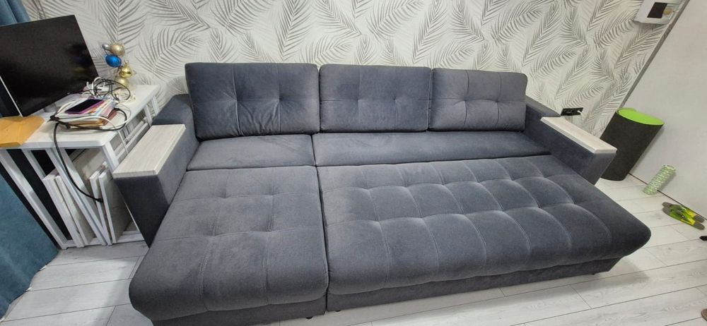 Продам диван для гостиной
