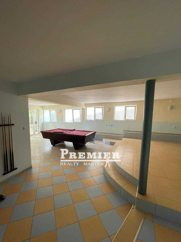 Продава се Къща в с. Лъка, Област Бургас - 550 кв.м за 764 €/кв.м - Снимка #2