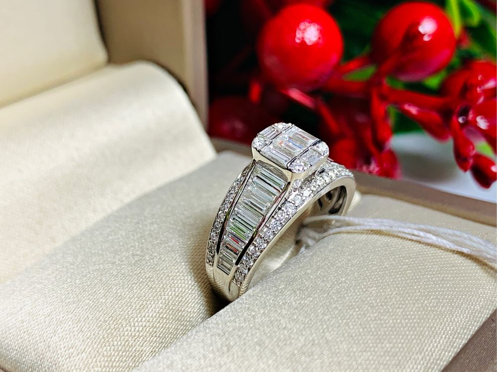 Роскошное и современное бриллиантовое кольцо