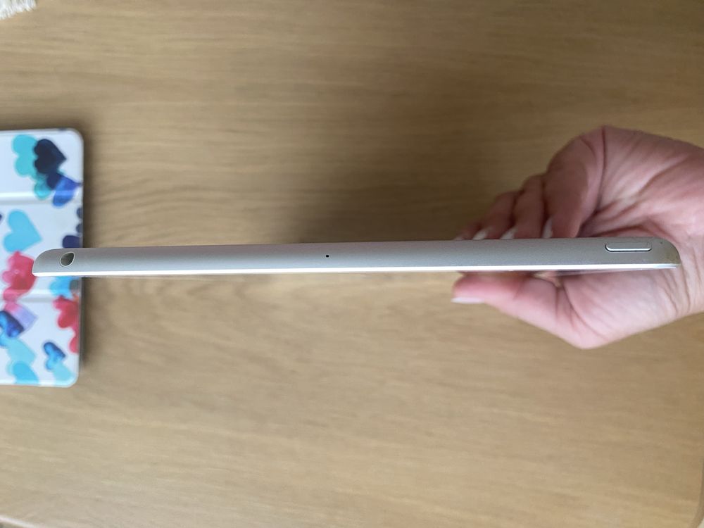 Ipad, 128 GB, 5th generation