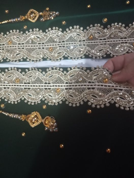 Kelinlar uchun ansambl to'q yawil rangda juda ham ciroyli qishki ansam