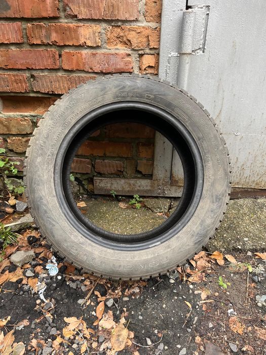 Nokian шипованные R16