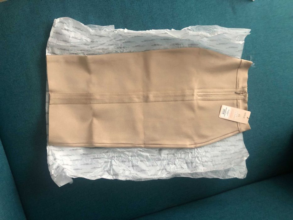 Fusta House of CB Giannelli , nude