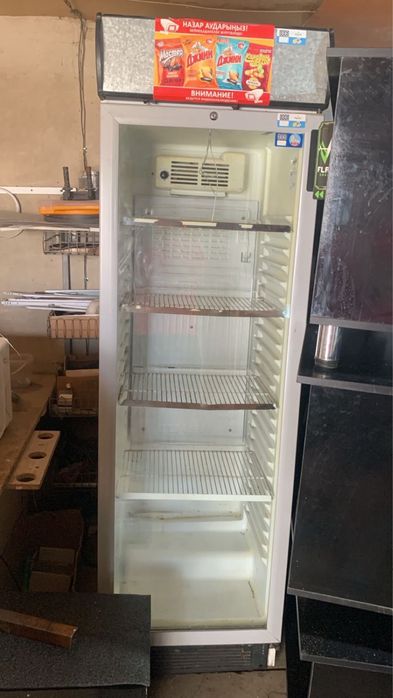 Холодильник витринный