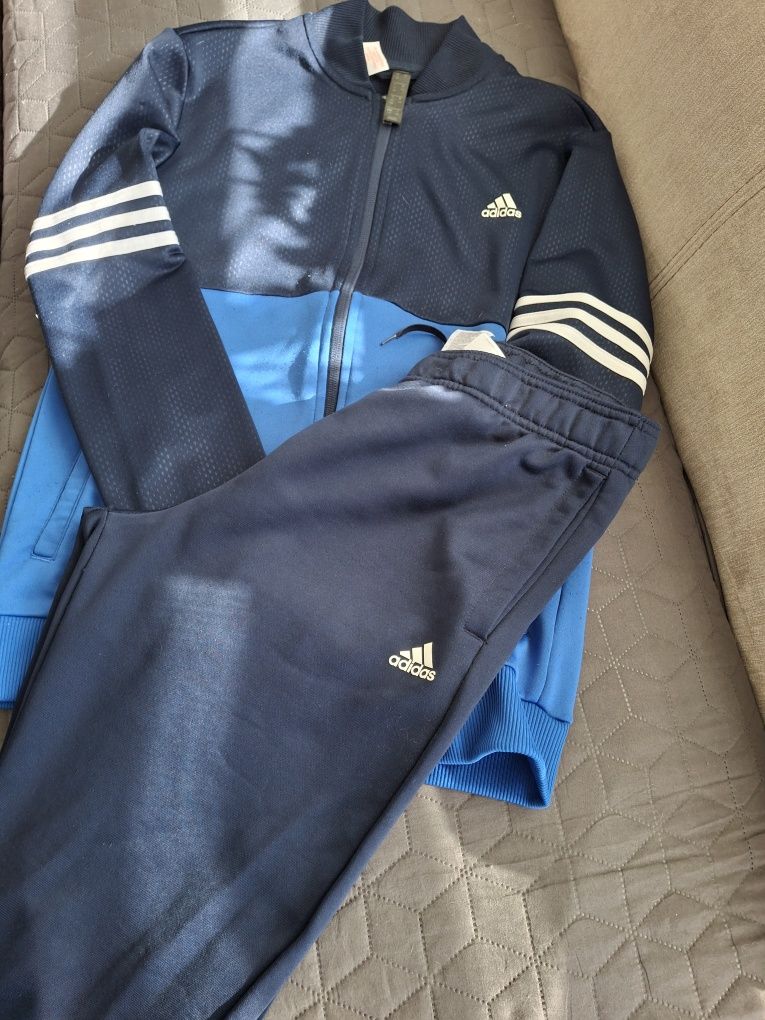 Спортен екип "Adidas" 164см.