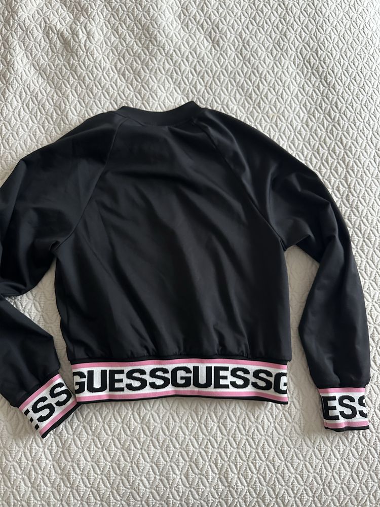 GUESS Суитчер.