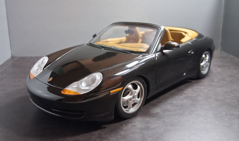 Porsche 996  Cabriolet 1:18 UT model