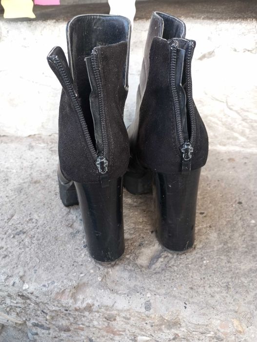 Дамски актуални боти 36 номер.