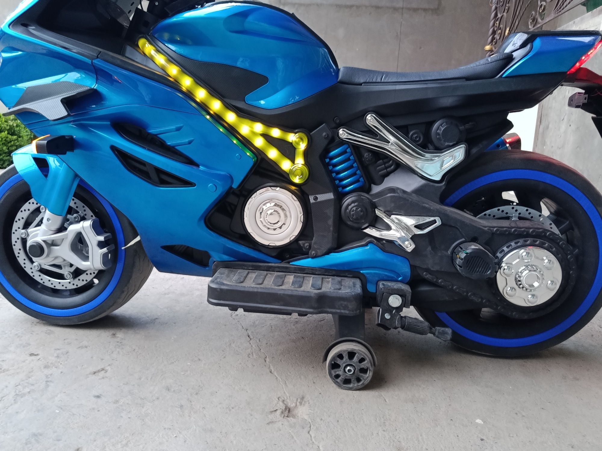 Mototsikl detskiy