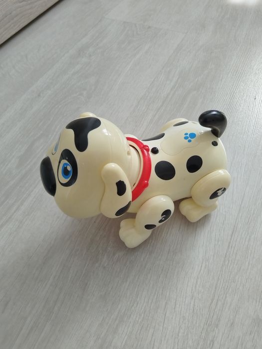 Vand jucarie catelus vorbitor cu senzori,se misca,vorbeste.