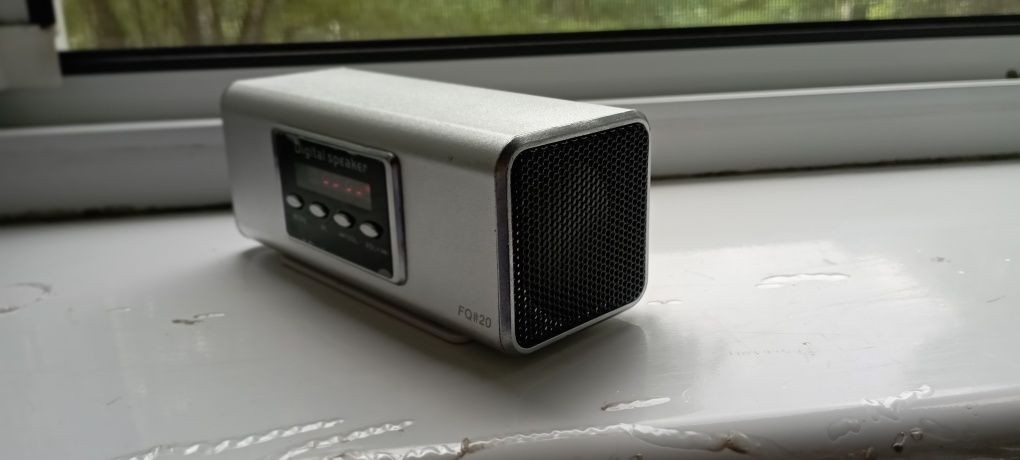 Boxa cu radio și mp3