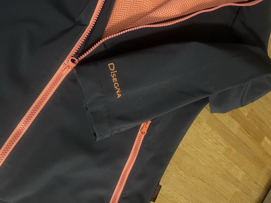 Hanorac femei rezistent la ploaie si vant