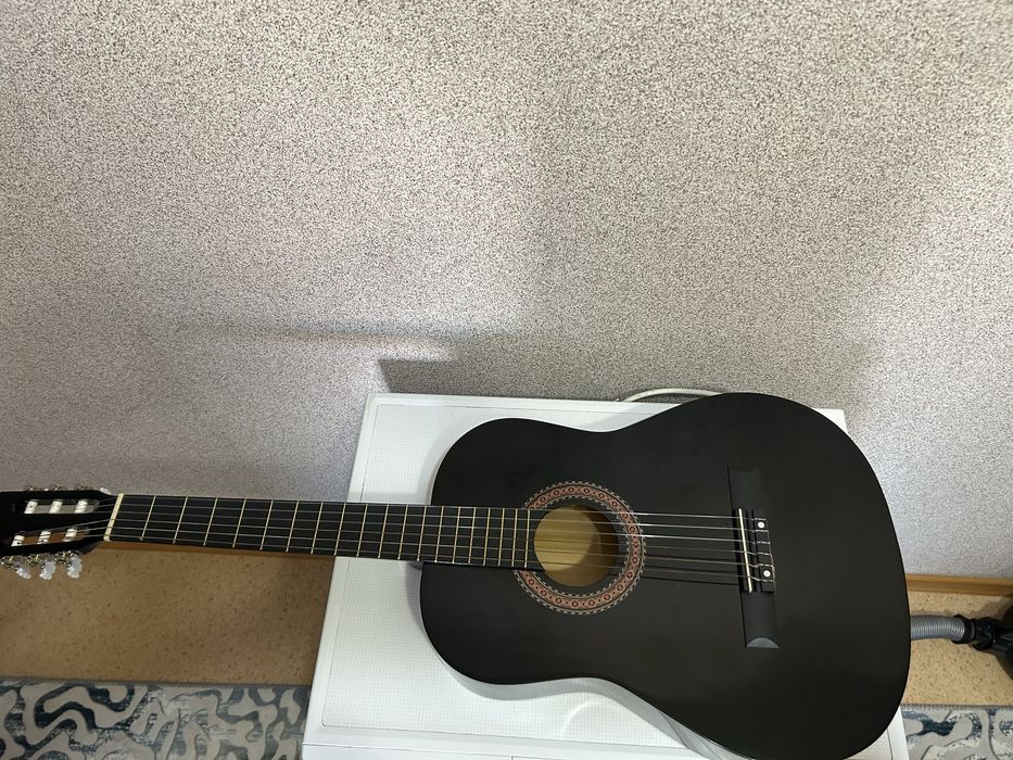 Гитара хорошего качества
