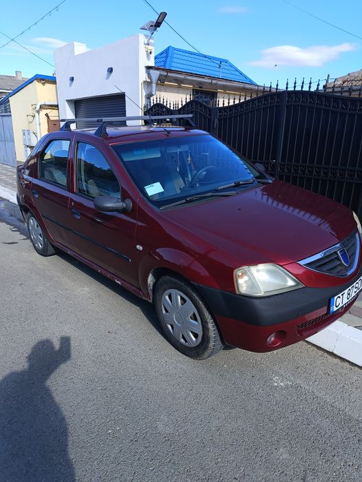 Vând Dacia Logan