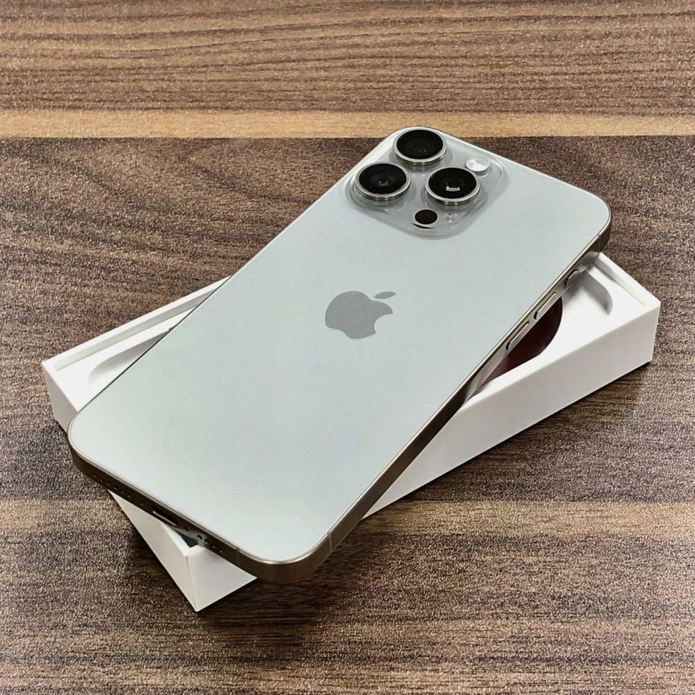 Срочна продам свой iPhone 15 pro max natural titan