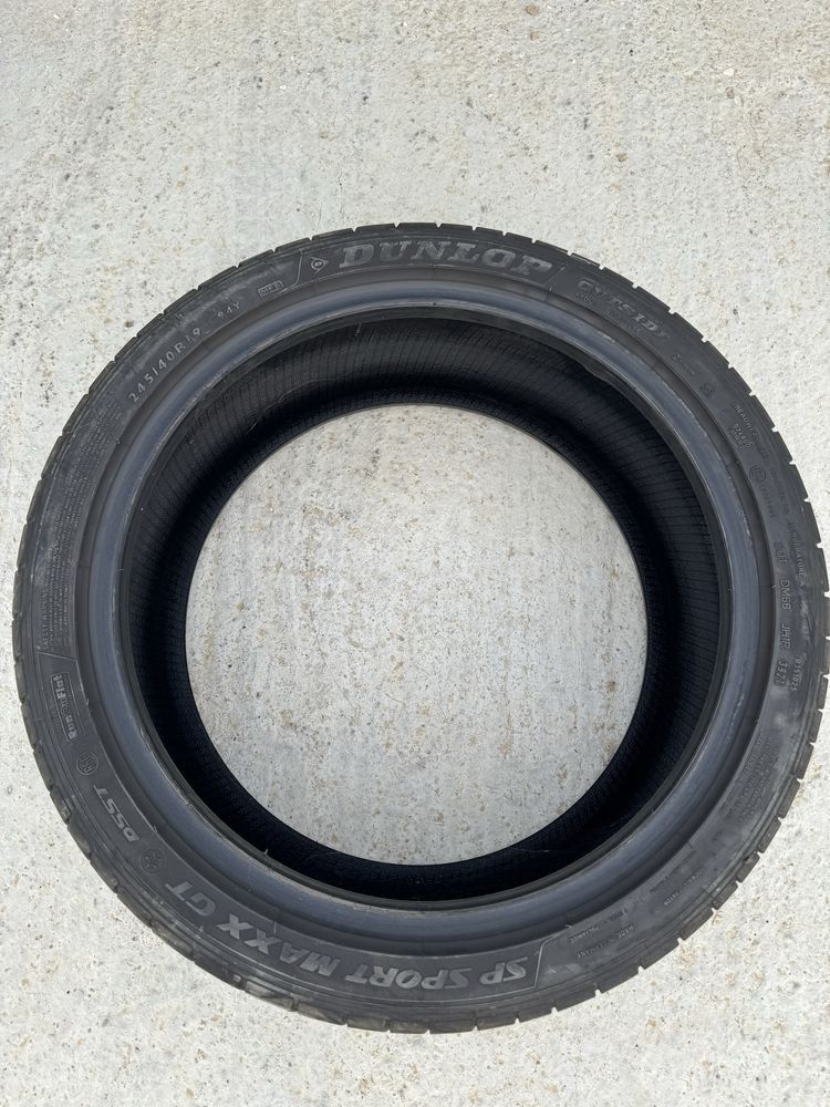 Cauciuc dunlop vara run flat 245/40R19