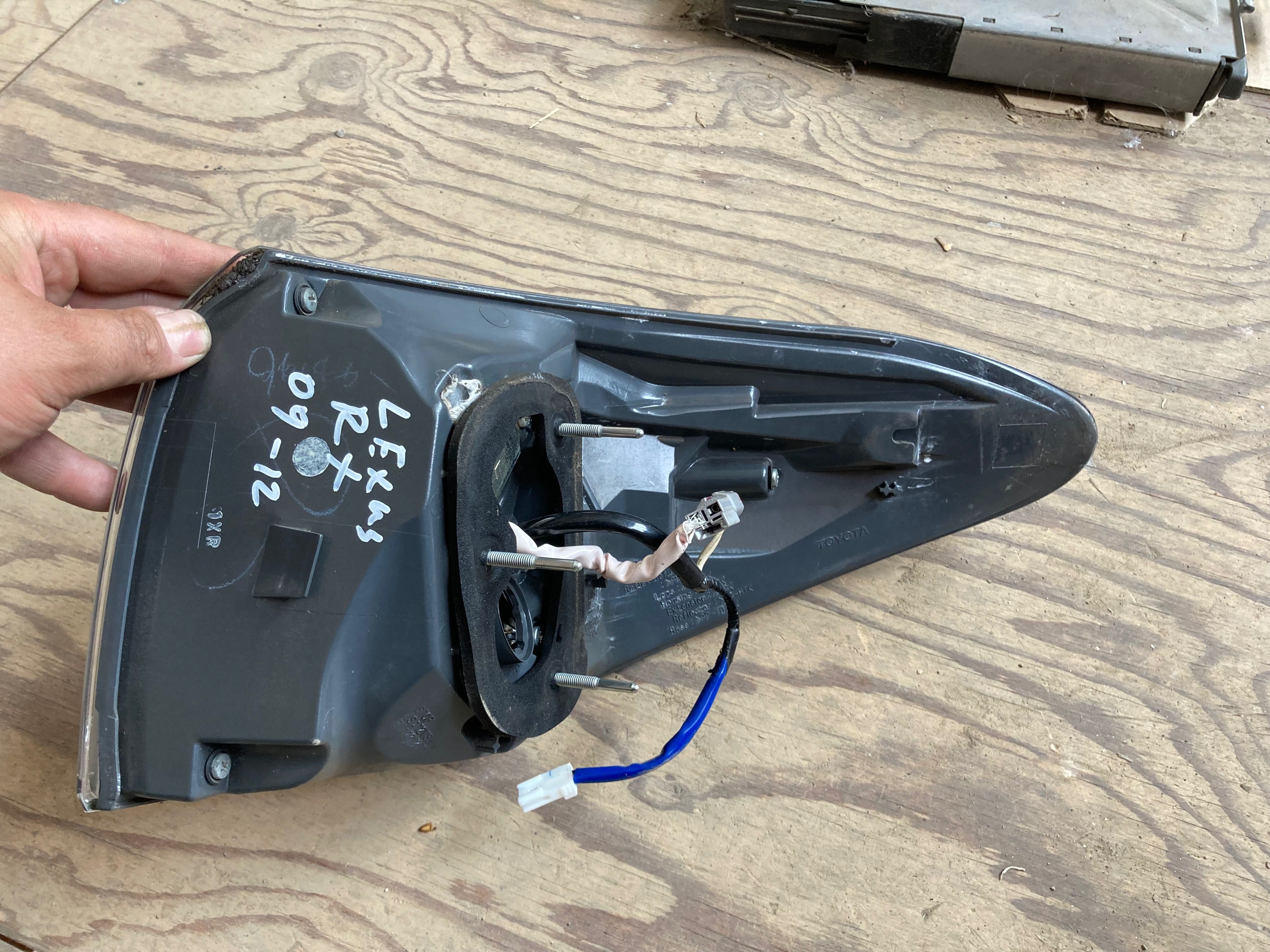 Оригинален Ляв стоп за Lexus RX350, RX450. 09-12.