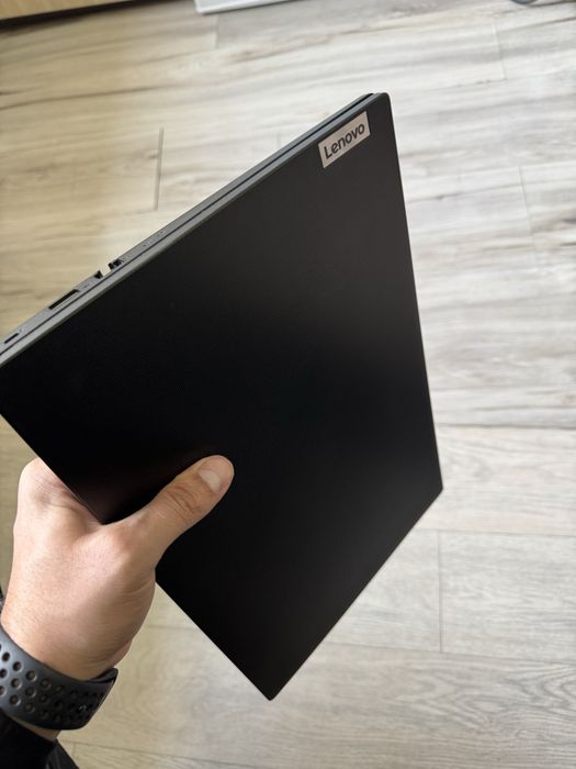 Продам свой ноутбук Lenovo в отличном состоянии